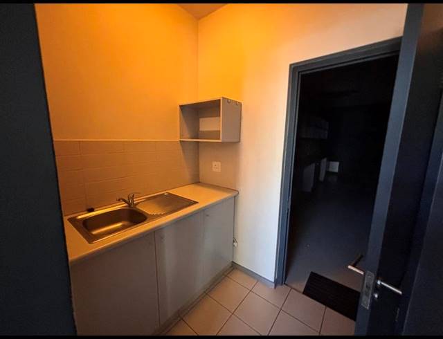 BUSINESS PROPERTY TO RENT IN NORTHGATE ISLAND